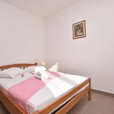 Ivan Апартаменты Омиш